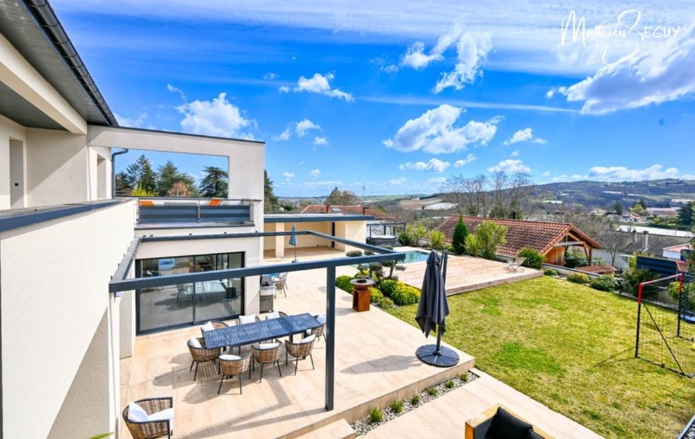 � vendre  Propri�t�/ch�teau Thurins (69510)