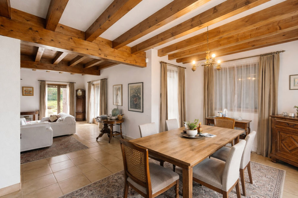 � vendre  Maison Cessy (01170)