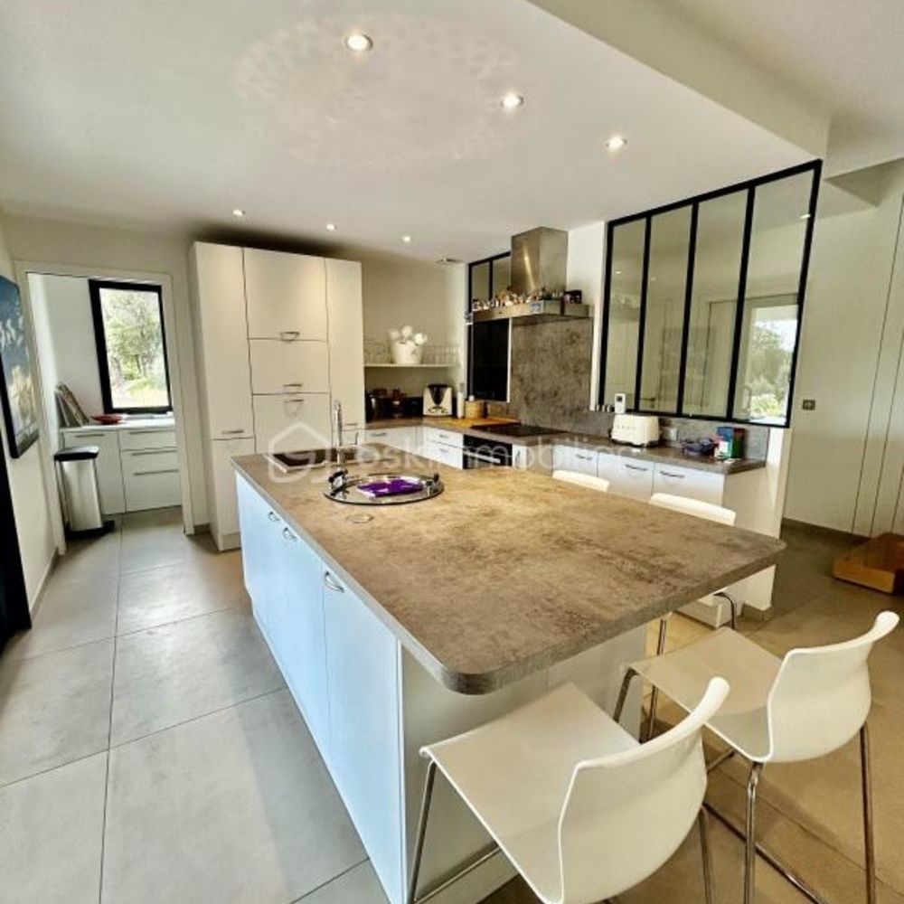 � vendre  Villa Grimaud (83310)