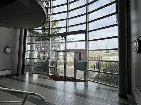 Bureau - 170m&sup2; - Grigny 370000 91350 Grigny