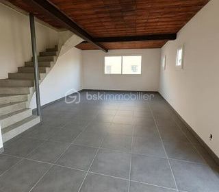  Maison � vendre 9 pi�ces 300 m�