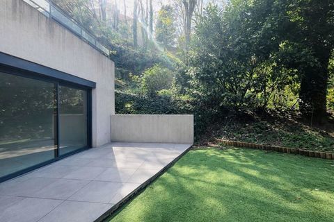   LYON 5 - CHOULANS - Appartement T3 � Vendre, piscine et tennis Appartement - 3 pi�ce(s) - 68 m�