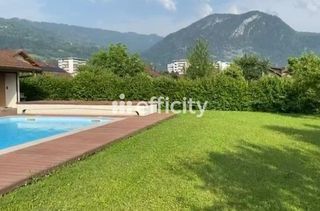  Maison � vendre 8 pi�ces 229 m�