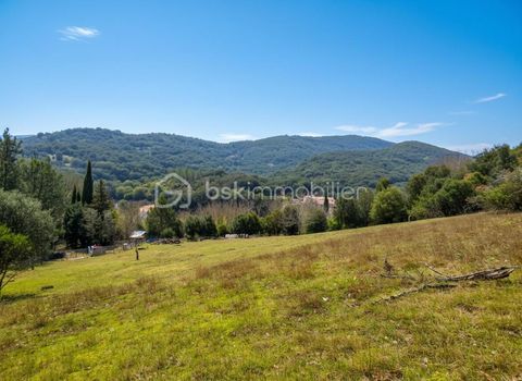   Charmante maison en pierre avec un terrain magnifique et exploitable d'1 hectare � seulement 3 minutes Maison - 5 pi�ce(s) - 110 m�