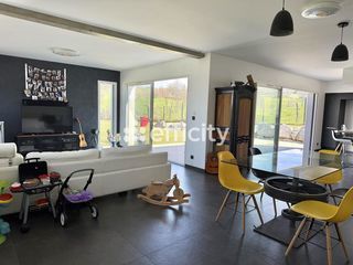  Villa � vendre 6 pi�ces 190 m�