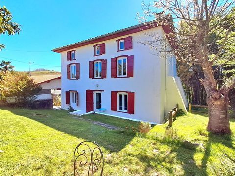   Maison de Caract�re fin XVIIIe, d�but XIXe Maison - 7 pi�ce(s) - 200 m�
