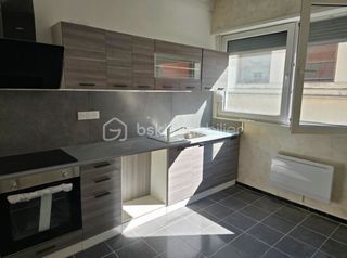  Immeuble � vendre 15 + pi�ces 1700 m�