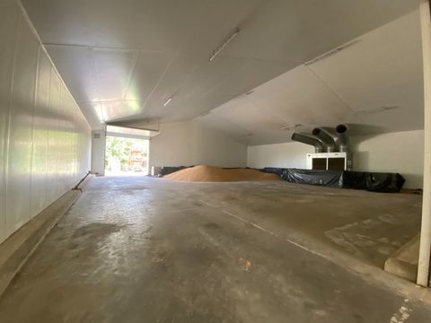 A LOUER - LOCAUX D'ACTIVITES 2000 71290 L abergement de cuisery