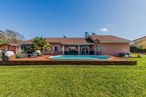   RARE MAISON PLAIN PIED DOUBLE GARAGE PISCINE SPA ET HAMMAM Maison - 7 pi�ce(s) - 190 m�