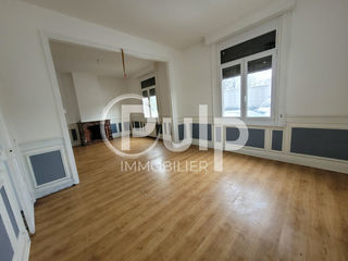  Immeuble � vendre 8 pi�ces 137 m�