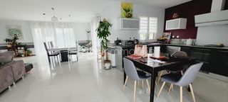  Propri�t�/ch�teau � vendre 9 pi�ces 240 m�