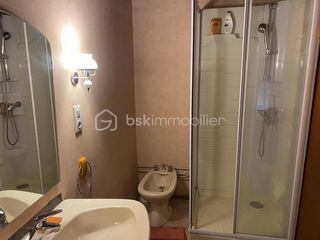  Immeuble � vendre 8 pi�ces 250 m�