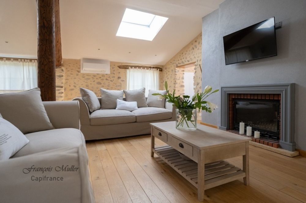 � vendre  Propri�t�/ch�teau Les M�es (04190)