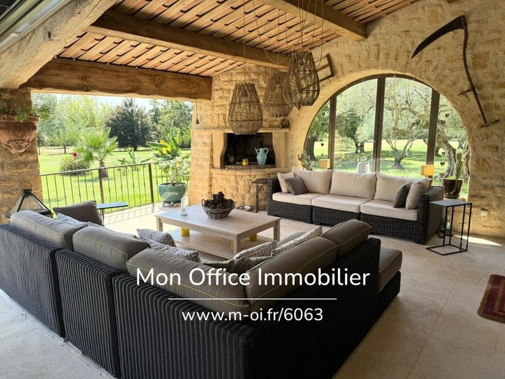 � vendre  Propri�t�/ch�teau Lourmarin (84160)