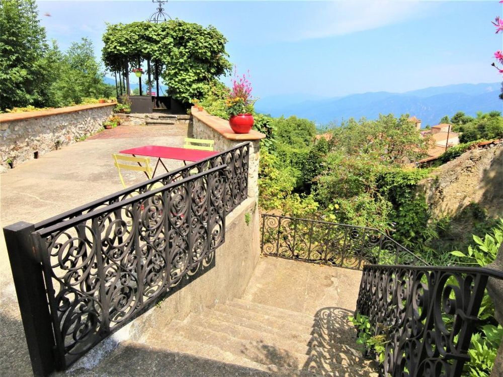 � vendre  Propri�t�/ch�teau Corsavy (66150)