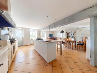  Maison � vendre 7 pi�ces 320 m�