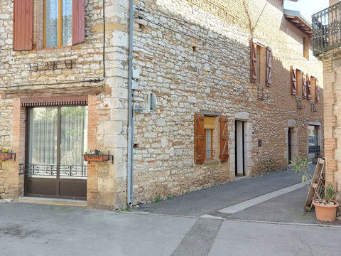   Maison � vendre 8 pi�ces MONTRICOUX (82), Maison de village avec fort potentiel � env. 140 m� habitables � proche N�grepelisse Maison - 8 pi�ce(s) - 140 m�