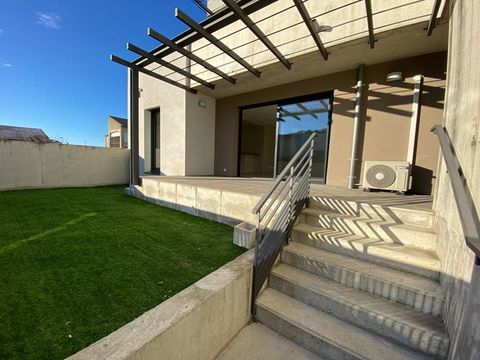   BARBENTANE, APPARTEMENT T4 99m�, 2 EXTERIEURS, 2 PARKINGS Appartement - 4 pi�ce(s) - 99 m�