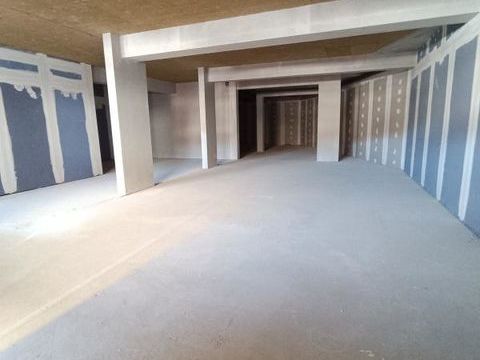 BELLEY - Local Commercial 165000 01000 Belley