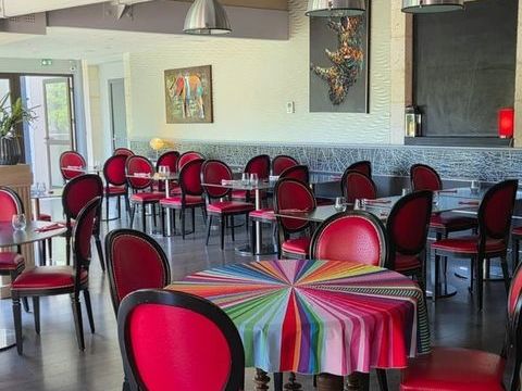 En Charente, &agrave; 5mn de Ruffec. Fonds de commerce - bar - terrasse - restaurant avec appartement 170000 16700 Condac