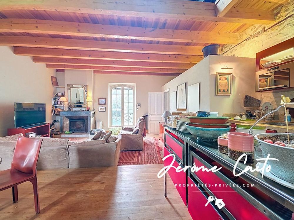 � vendre  Propri�t�/ch�teau Nimes (30900)