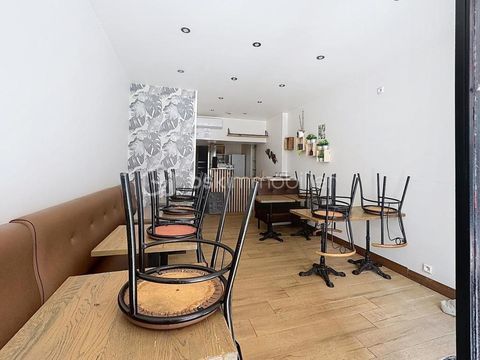 &Agrave; VENDRE � Local commercial avec pas de porte � Ancienne pizzeria � Environ 40 m&sup2; � Mat&eacute;riel inclus 103000 38220 Vizille