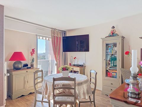   Appartement r�nov�, 4 chambres avec balcon et terrasse Appartement - 5 pi�ce(s) - 100 m�