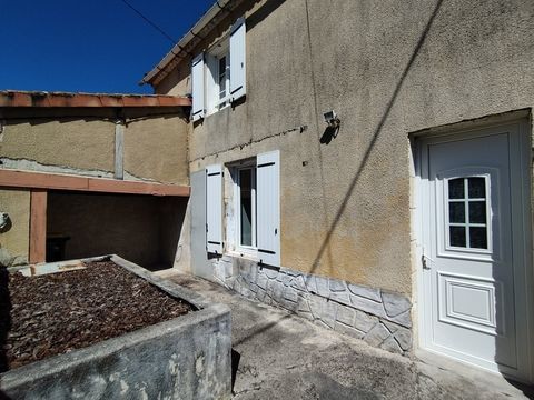   Charente. LA TACHE. Maison 81 m� environs, cour, jardin et grange Maison - 3 pi�ce(s) - 81 m�