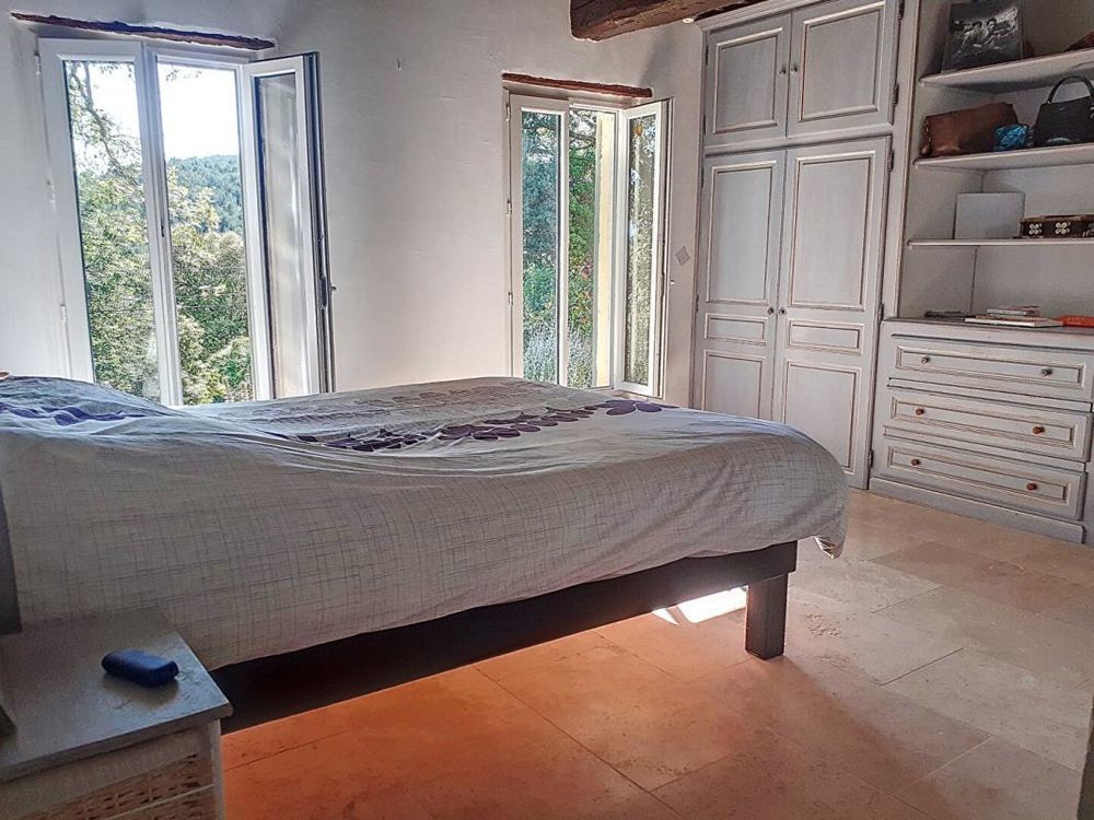 � vendre  Villa La Roquebrussanne (83136)