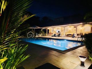  Villa � vendre 4 pi�ces 200 m�