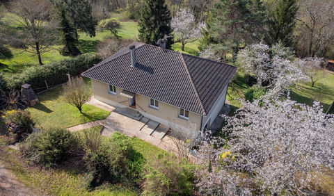   Maison  5 pi�ce(s) 98 m2 plein pied, 3ch, grande sous sol, jardin 1977M2 Maison - 5 pi�ce(s) - 98 m�