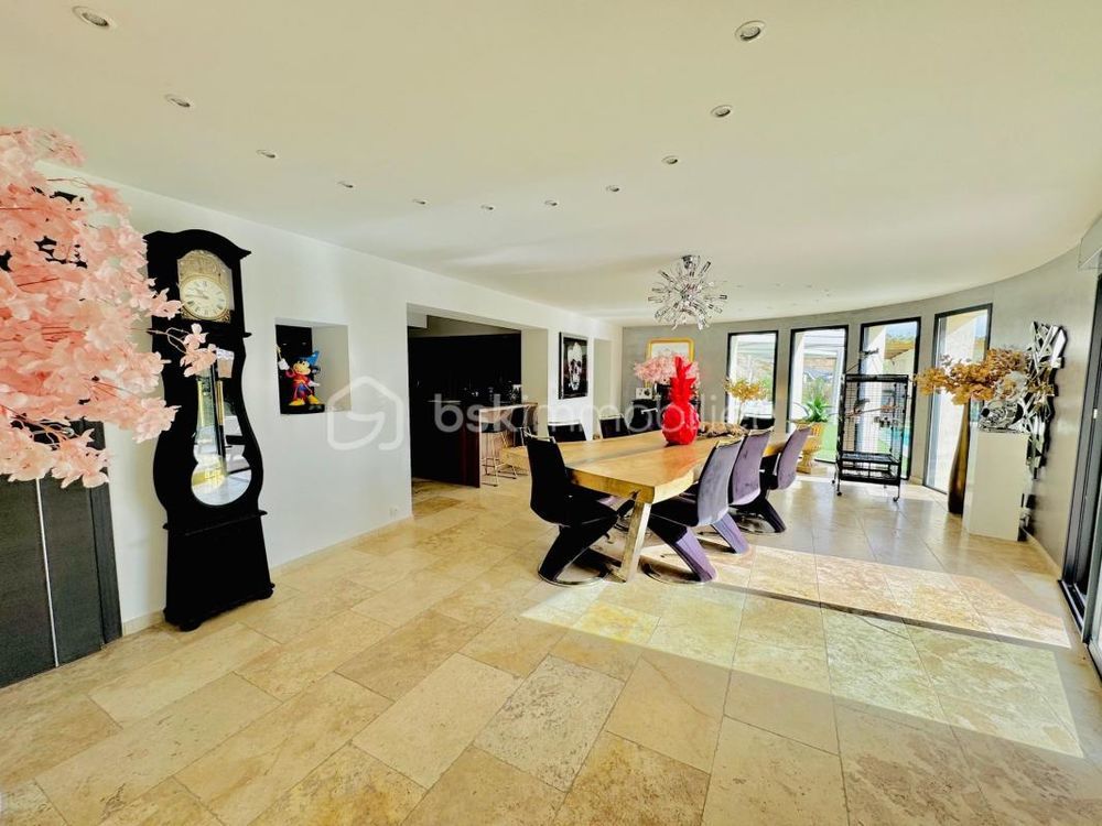 � vendre  Propri�t�/ch�teau Corbi�res (04220)