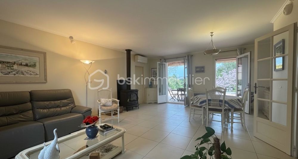 � vendre  Maison Tourrettes (83440)