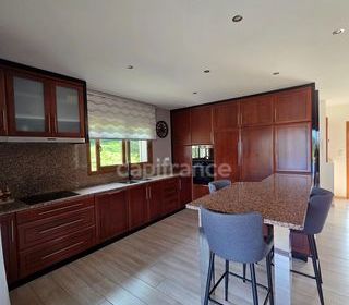  Villa � vendre 12 pi�ces 360 m�