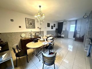  Immeuble � vendre 15 + pi�ces 250 m�