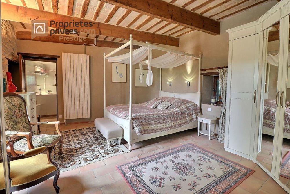 � vendre  Propri�t�/ch�teau Uz�s (30700)