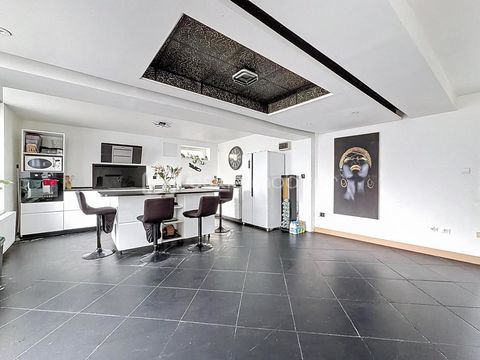   Maison familiale 130 m� + d�pendance am�nag�e + garage � Terrain 580 m� � Ercuis Maison - 6 pi�ce(s) - 120 m�