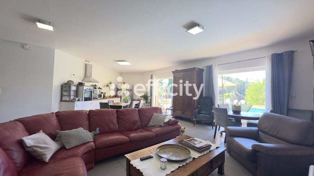 � vendre  Maison Uchaux (84100)