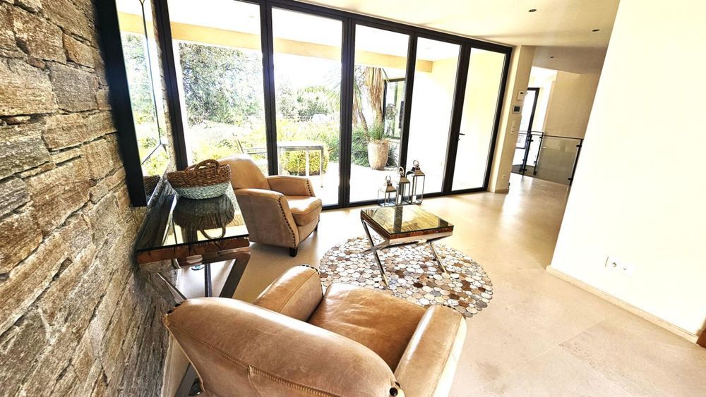 � vendre  Propri�t�/ch�teau Grimaud (83310)