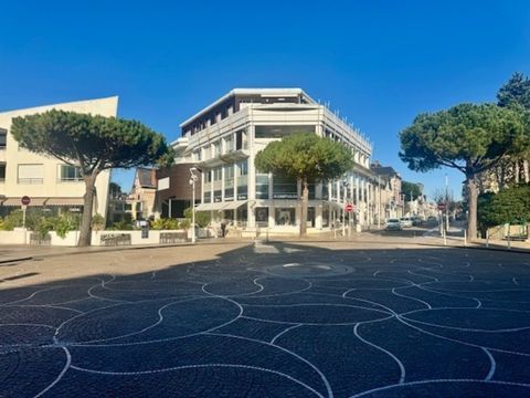 LA BAULE CENTRE DE GAULLE-LOCAL/APPARTEMENT 103M2-TERRASSE - BIEN D'EXCEPTION 624000 44500 La baule escoublac
