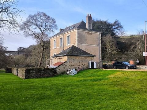   ? Charme et panorama sur la Sarthe � Superbe maison ancienne r�nov�e avec grand jardin, � 5 minutes de Sabl�-sur-Sarthe Maison - 6 pi�ce(s) - 110 m�