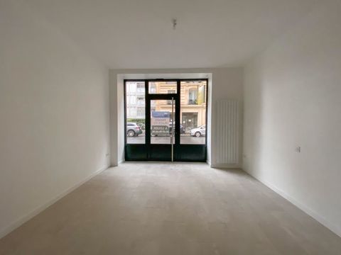 m&eacute;tro convention Boutique 24 m&sup2; 1284 75015 Paris