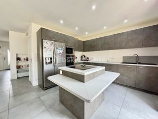  Immeuble � vendre 7 pi�ces 160 m�