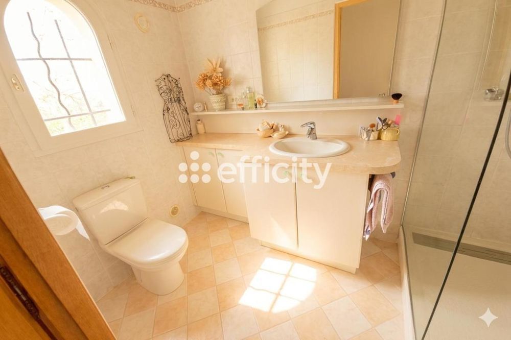 � vendre  Villa Rousset (13790)