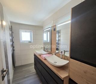  Maison � vendre 7 pi�ces 215 m�