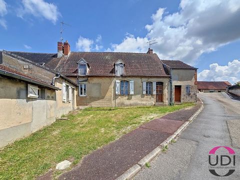   Maison � r�nover, bourg de SAINT-VICTOR Maison - 2 pi�ce(s) - 95 m�