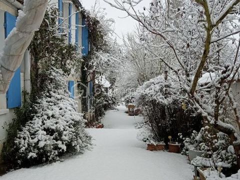   **Charmante Maison Ancienne au C�ur d'Anet � Calme et Authenticit� � 1h30 de Paris** Maison - 7 pi�ce(s) - 150 m�