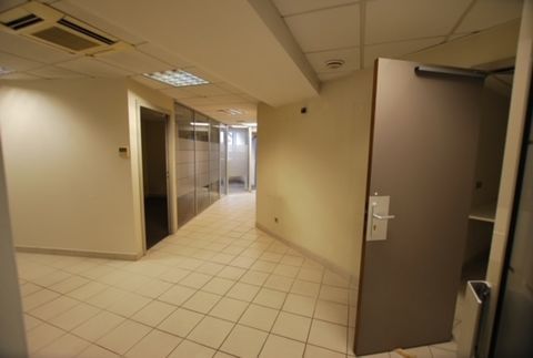 Murs commerciaux libres HARFLEUR 76700 299000 76700 Harfleur