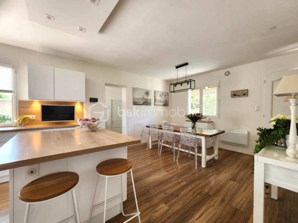 � vendre  Villa Tourbes (34120)