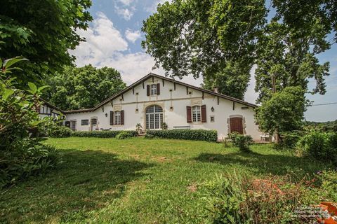   La m�tairie de Lagouarde � Pouillon de 1,3 hectare Maison - 10 pi�ce(s) - 276 m�